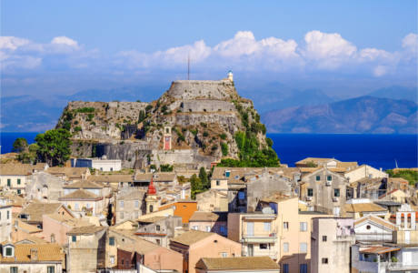 Det gamle fortet i Korfu by